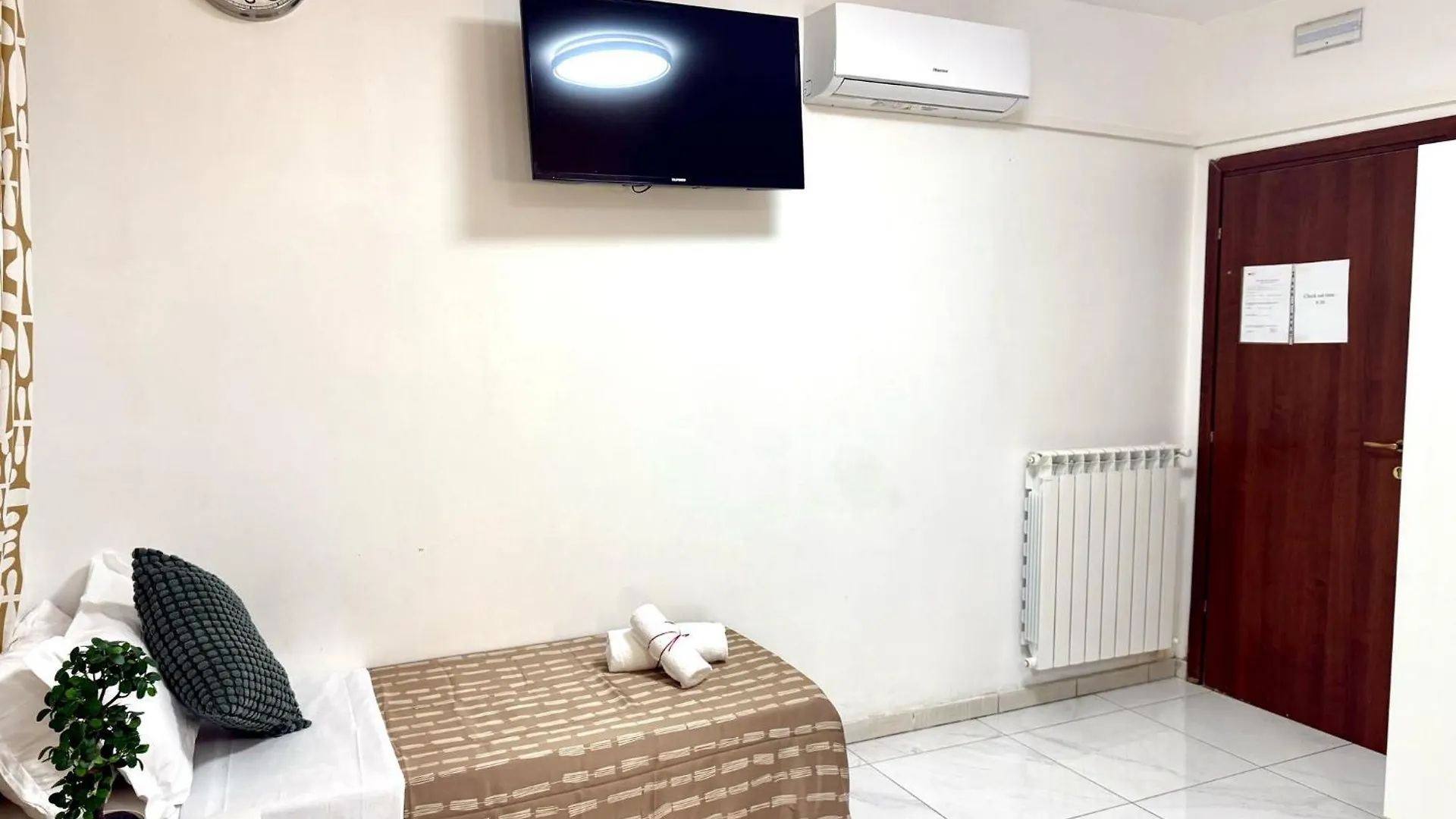 Rome Victoria Guesthouse 0*,  Italy